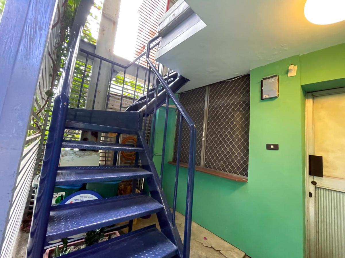 Small Island Homestay ไถหนาน ภายนอก รูปภาพ